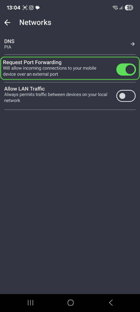 Port forwarding toggle in PIA Android app's network settings.
