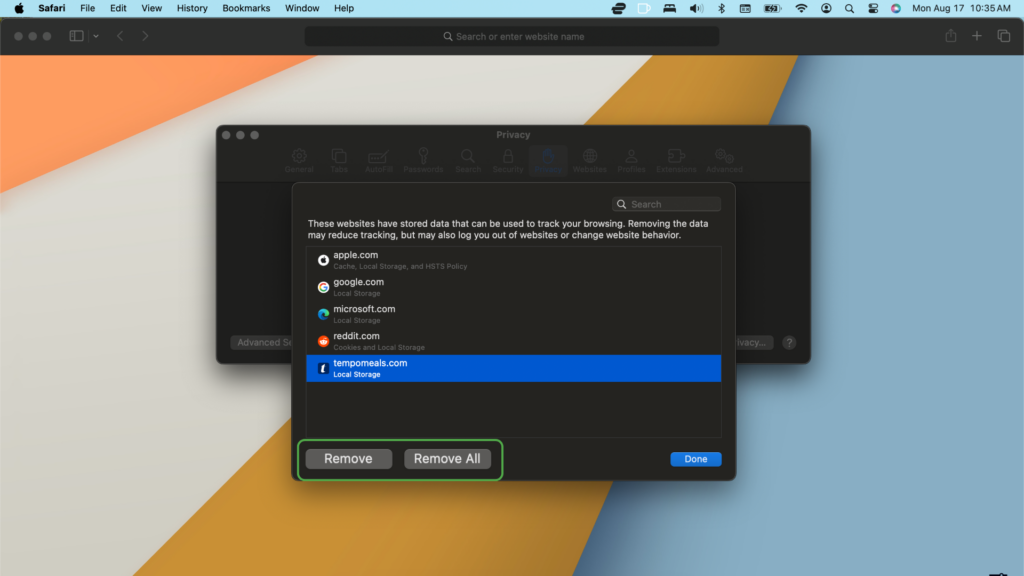 The remove and remove all buttons are highlighted in the Safari privacy browsing data section of the settings menu.