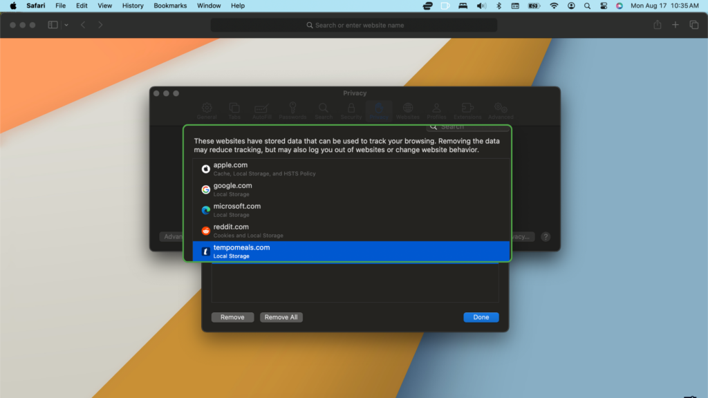 Shows a list of websites from which Safari stored browsing data.