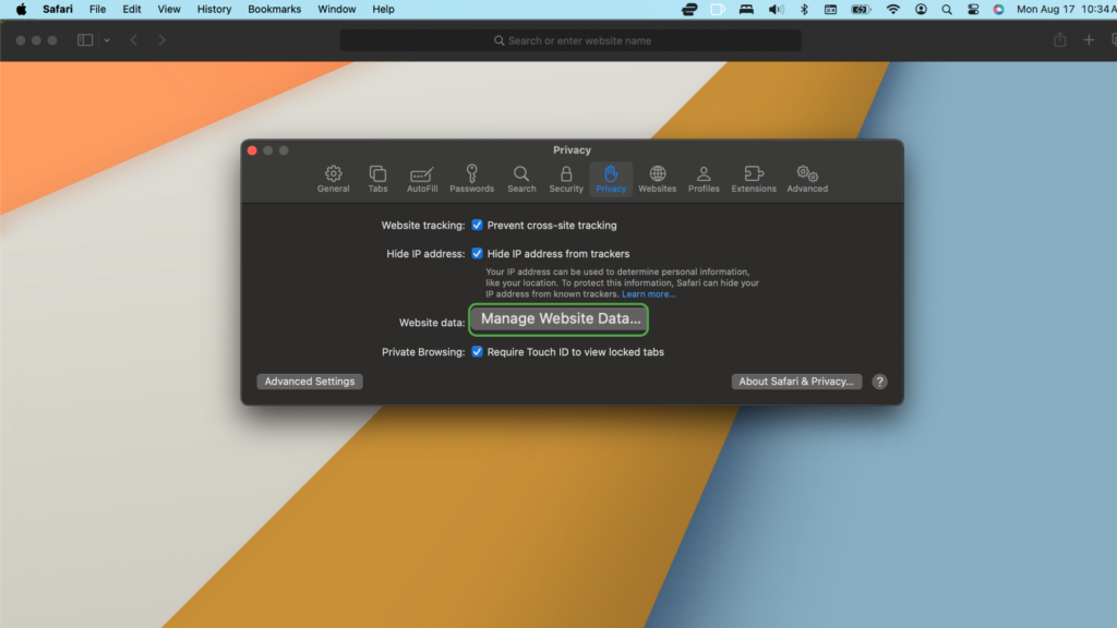 The Manage website data option is highlighted in the Privacy section of Safari settings.